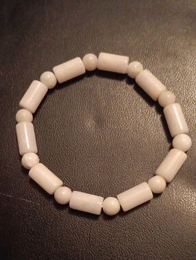D'Joy Natural Jade 100.00 ctw Pillar Beaded Stretch Bracelet (6.50-7.0In)